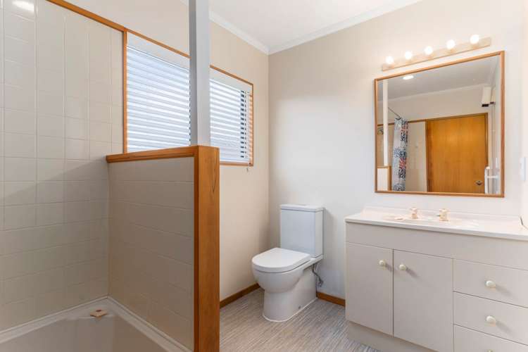 66 Bay Vista Drive Red Beach_25