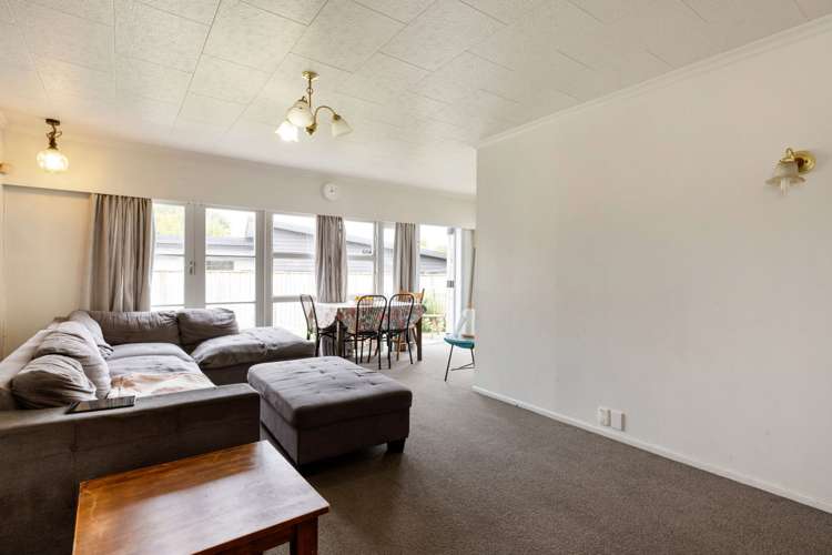 1/19 Greta Street Glenview_5