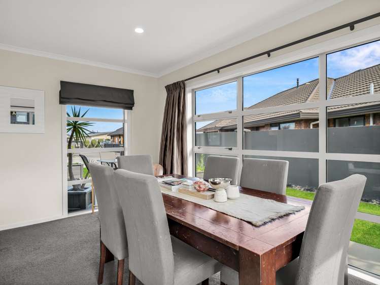 9 Majestic Way Kelvin Grove_12