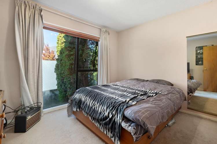 6 Thorn Crescent Fernhill/Sunshine Bay_12