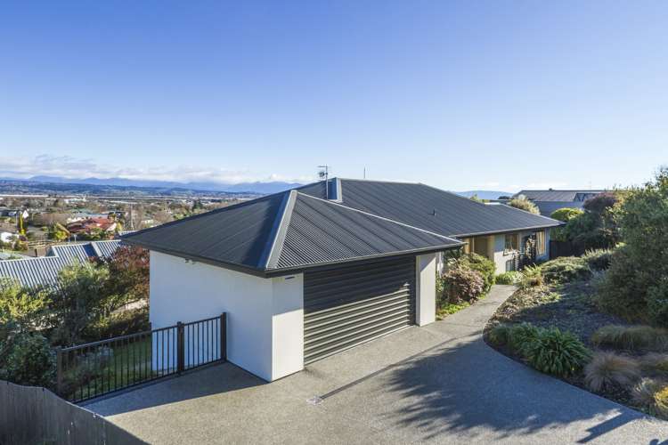 64 Olympus Way Richmond_16