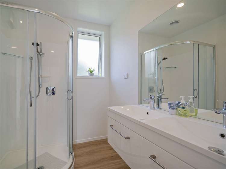 18 Sanctuary Cove Pauanui_19