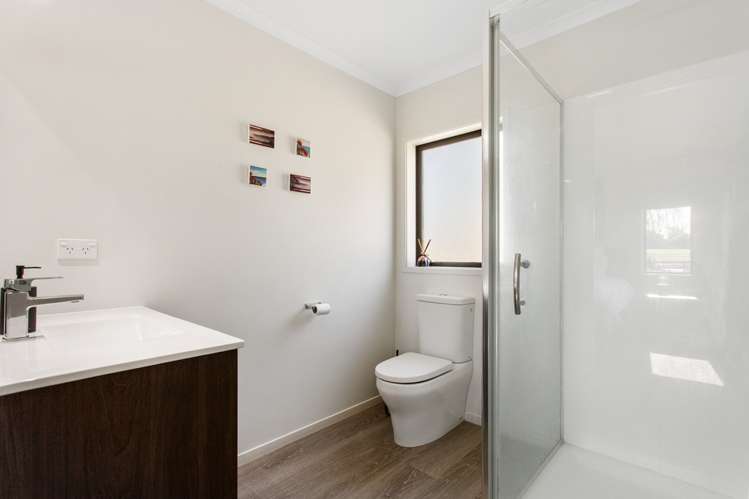 4 Armstrong Way Waiuku_11