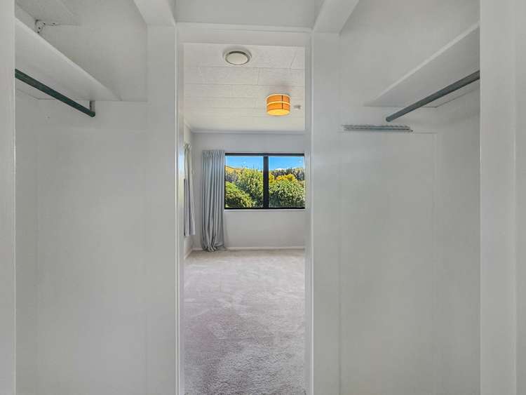 8 Churchill Drive 10792_9