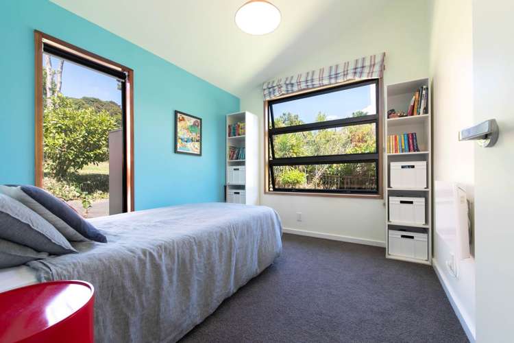 8 Landing Road Titirangi_15