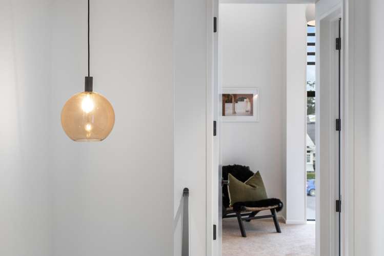 10B Joan Street Pt Chevalier_13