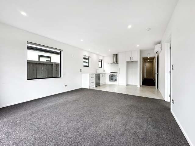 97 Faringdon Boulevard Rolleston_4