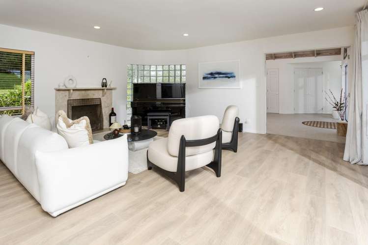 30 Bernard Magnus Lane Greenhithe_13