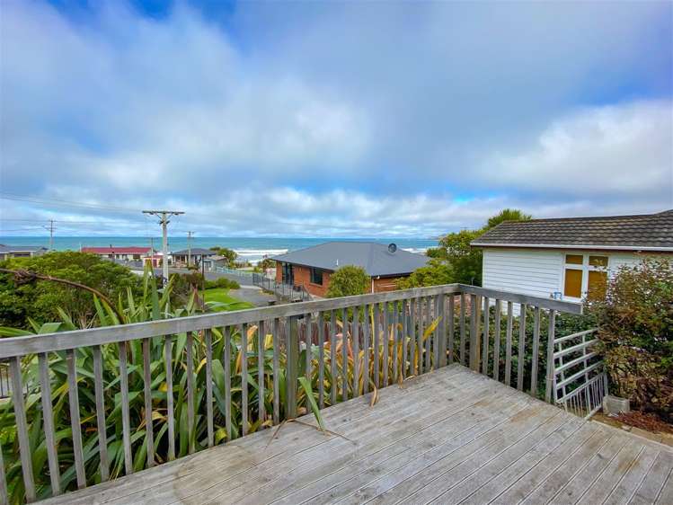 38 Esplanade Kaka Point_3