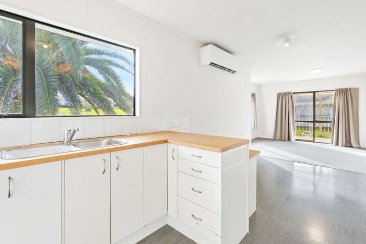 76 Ross Street Onerahi_11