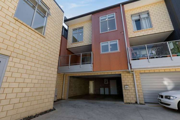 5/7 Vialou Street Hamilton Central_13