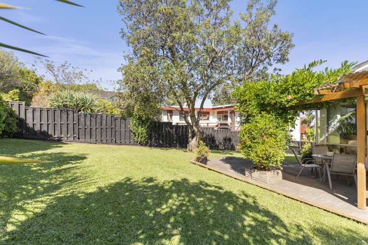 2/16 Girrahween Drive Totara Vale_13