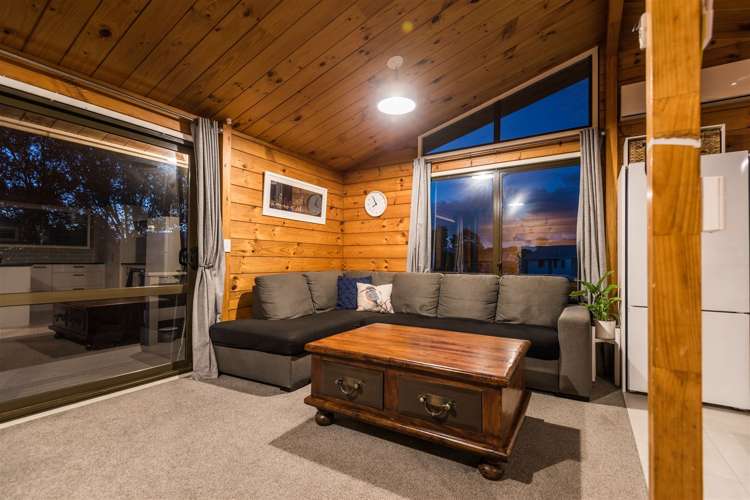 6 Bluewater Place Wattle Downs_4