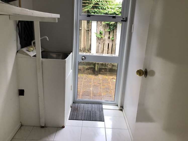 1a Ferryhill Road Epsom_7