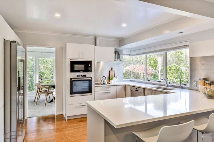 10 Woodfern Crescent Titirangi_7