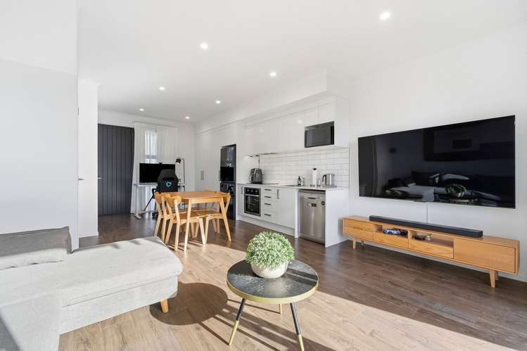 46 Sidney Wallingford Way Hobsonville_4