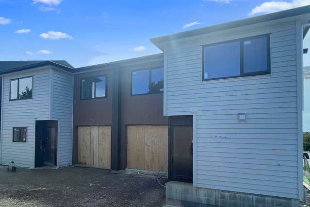 Stylish Duplex Home in Sunnyhills