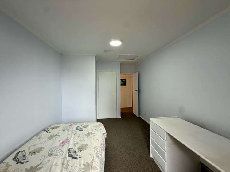 161 Parklands Avenue 10825_14