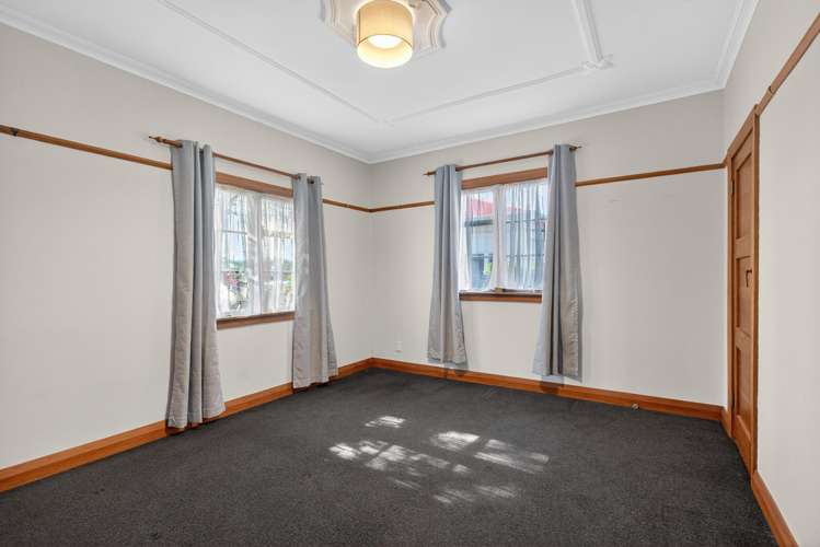 34 Riddlers Crescent Petone_8