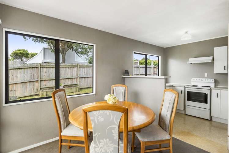 2/18 Altair Place Windsor Park_11