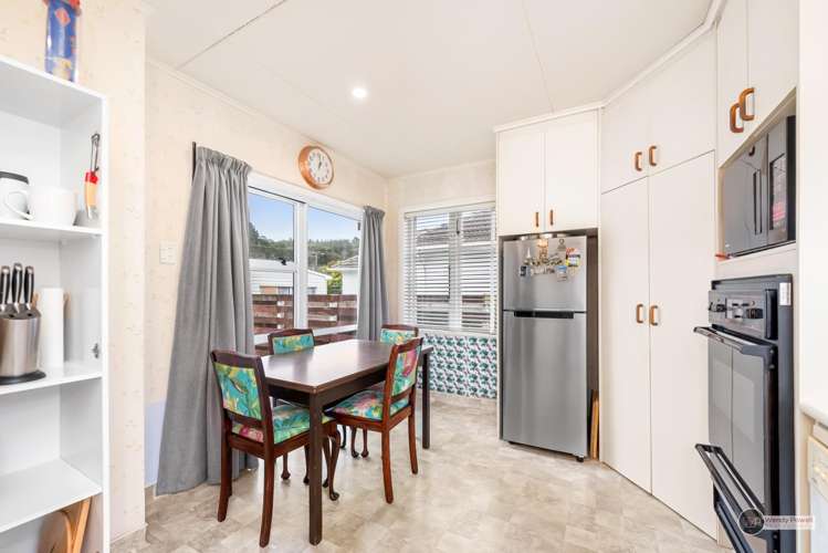 51 Dover Road Wainuiomata_6