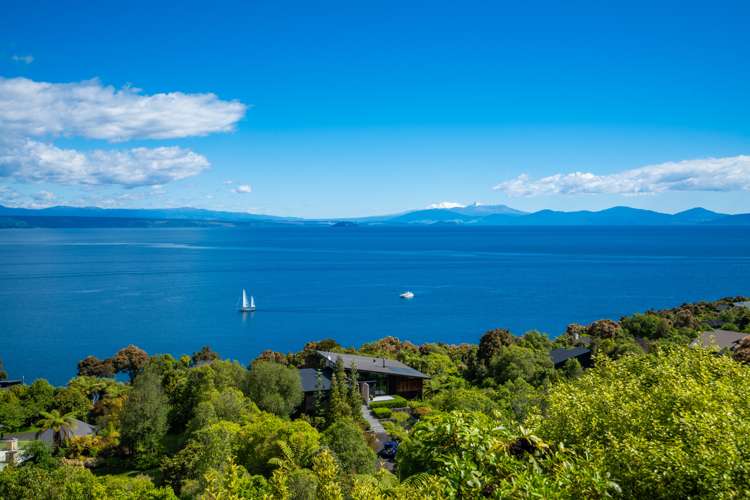 43 Whakamoenga Point Acacia Bay_15