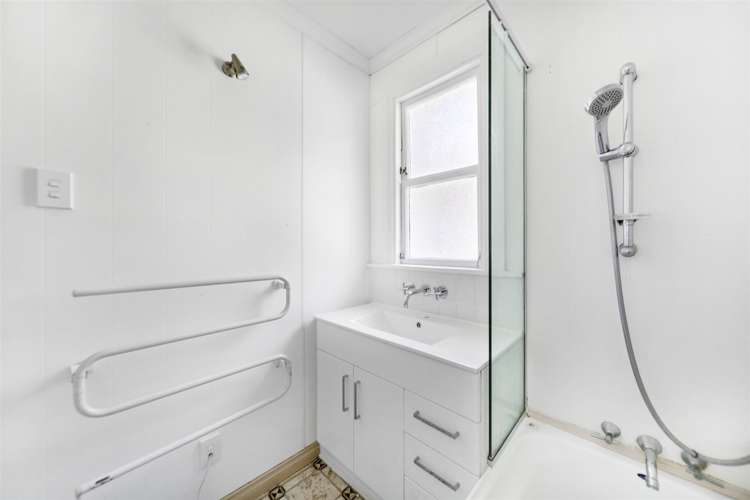 16 Reid Avenue Luggate_13