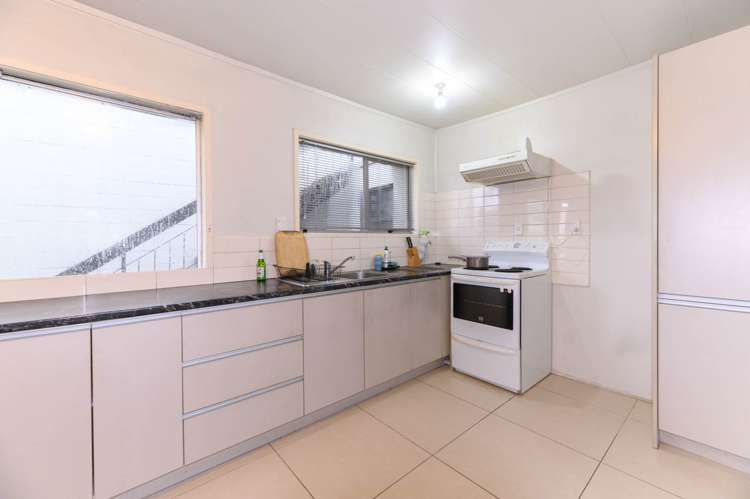 10/68 Olsen Avenue Hillsborough_13