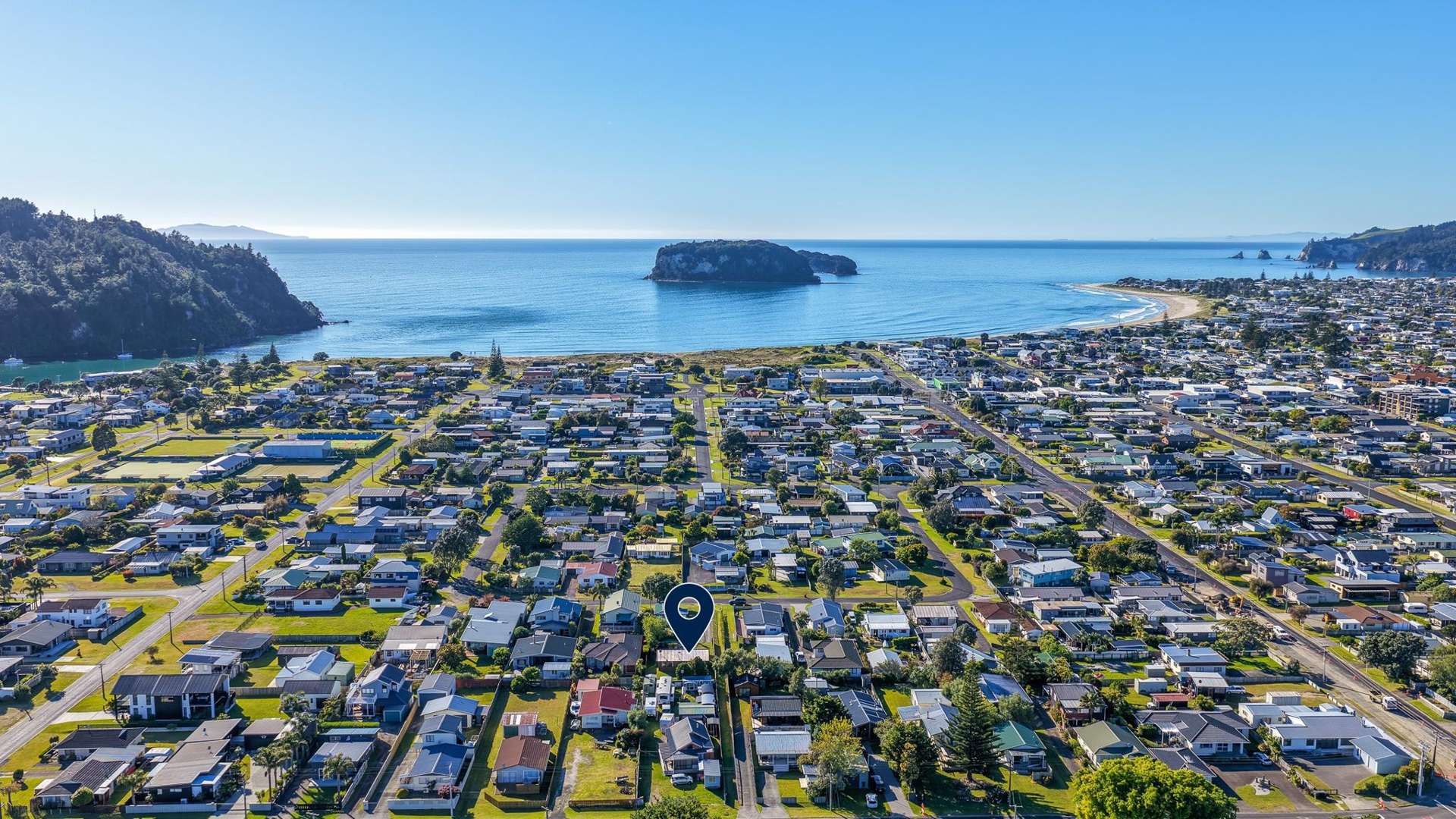 211B The Square Whangamatā_0