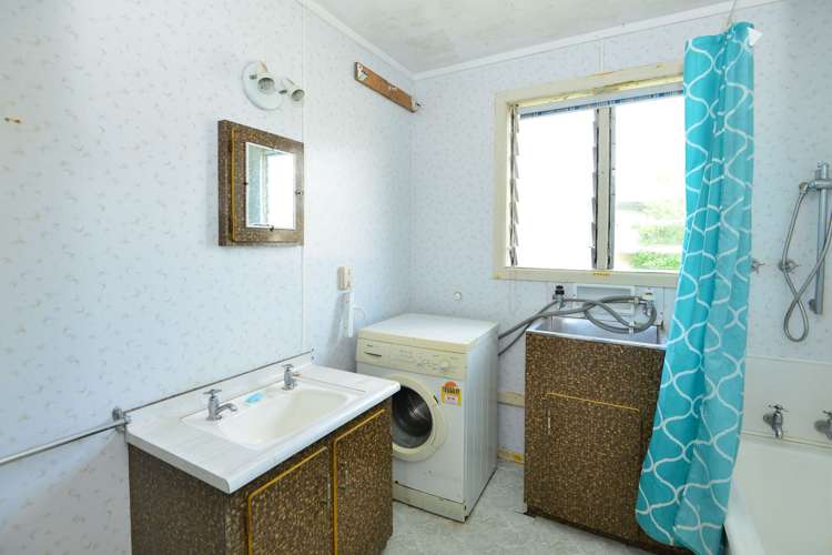 121 Centreway Road Orewa_14