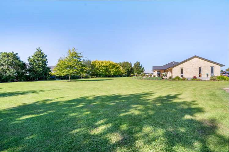 33 Longwood Drive Winton_20