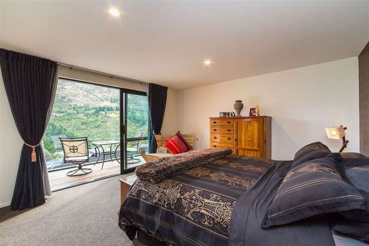 8 Redfern Terrace Arthurs Point_10