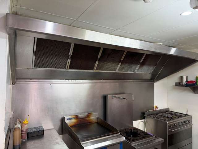 Unit 4/3 Garden Place Hamilton_2