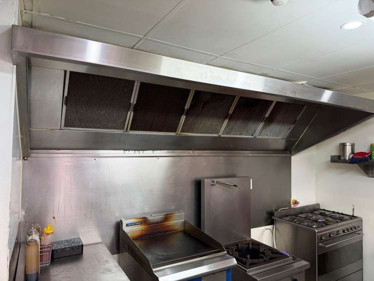 Unit 4/3 Garden Place Hamilton_2