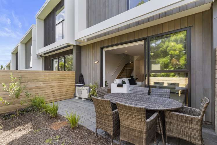 2/78 Orakei Road Remuera_5