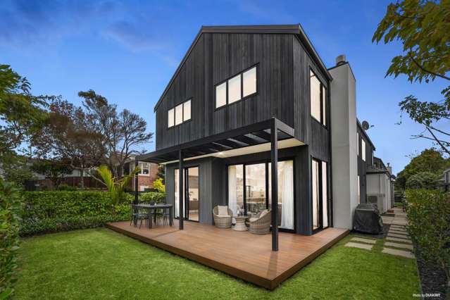 Cedar Charm for the Contemporary Family