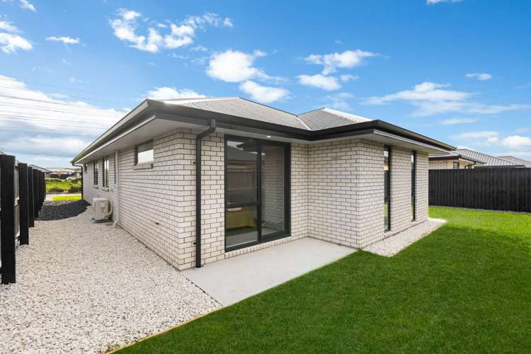 9 Gallop Lane Yaldhurst_18