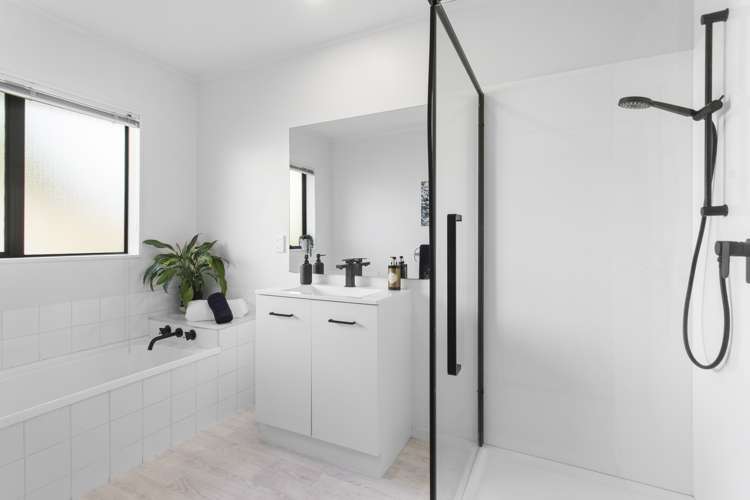 2/20 Marbeth Court Botany Downs_17