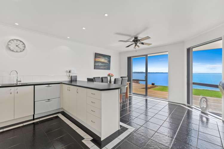 30A Crispe Road Clarks Beach_3