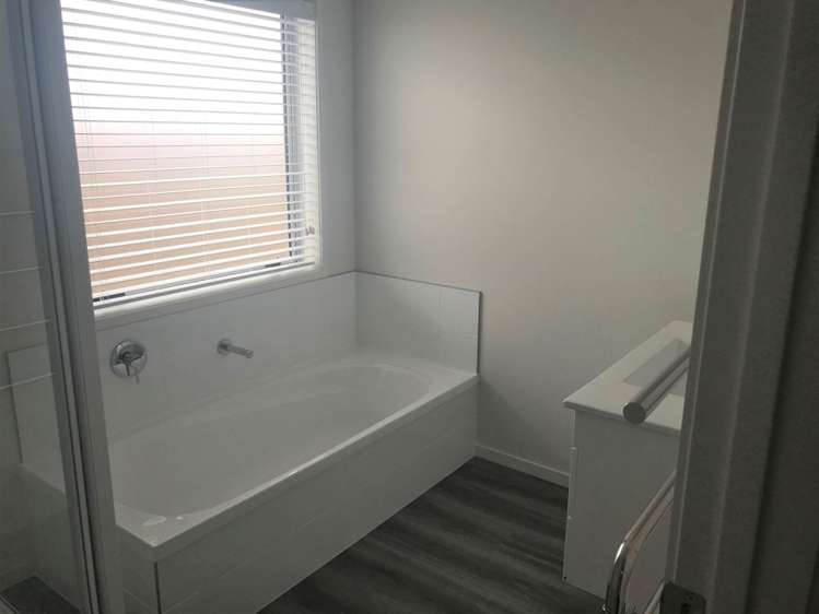 19 Kahuparere Crescent Pyes Pa_8