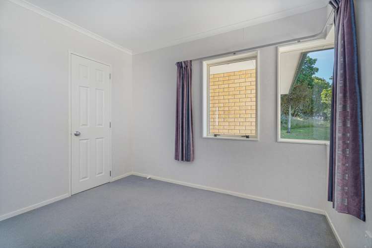 33 Hawk Hill Crescent Cooks Beach_19