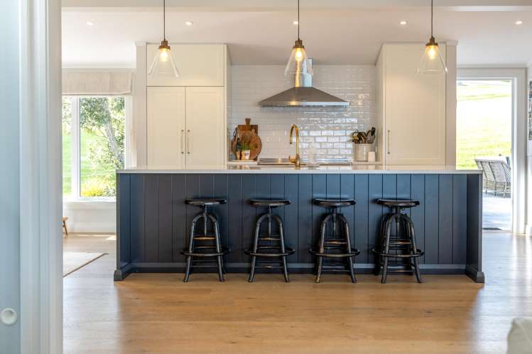 379i Gordons Road Waiheke Island_13