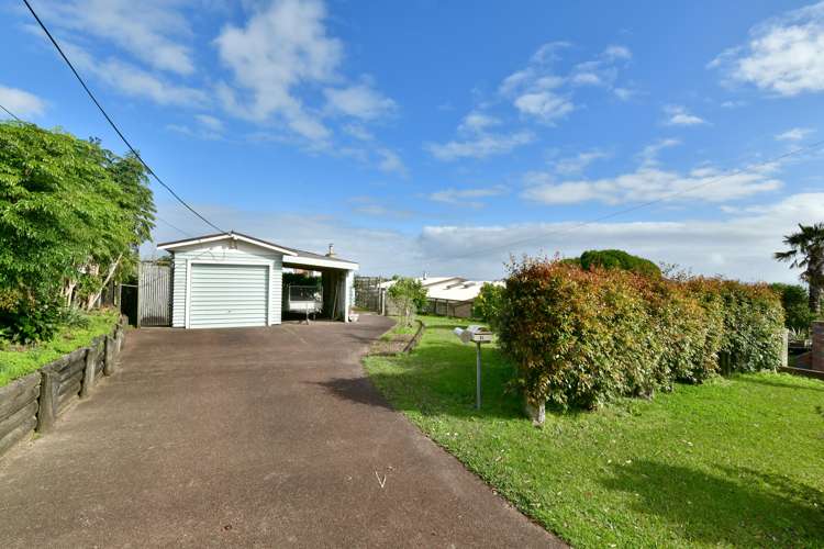 21 Roberts Road Matakatia_20