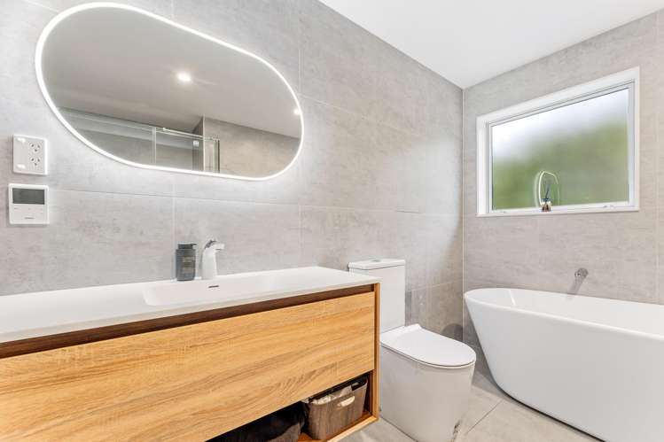 2 Boocock Crescent Orewa_23