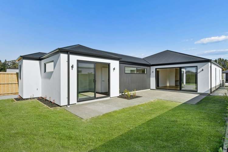41 Derbridge Street Woodend_21
