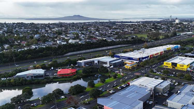 5/9-11 Link Drive Wairau Valley_6