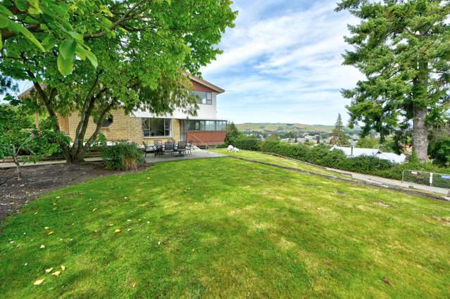 Space, Sunshine and Spectacular Views!