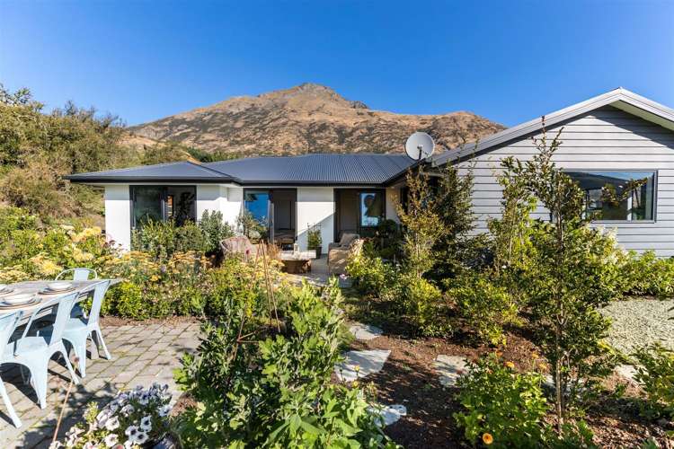 17 Sandford Terrace Lower Shotover_22