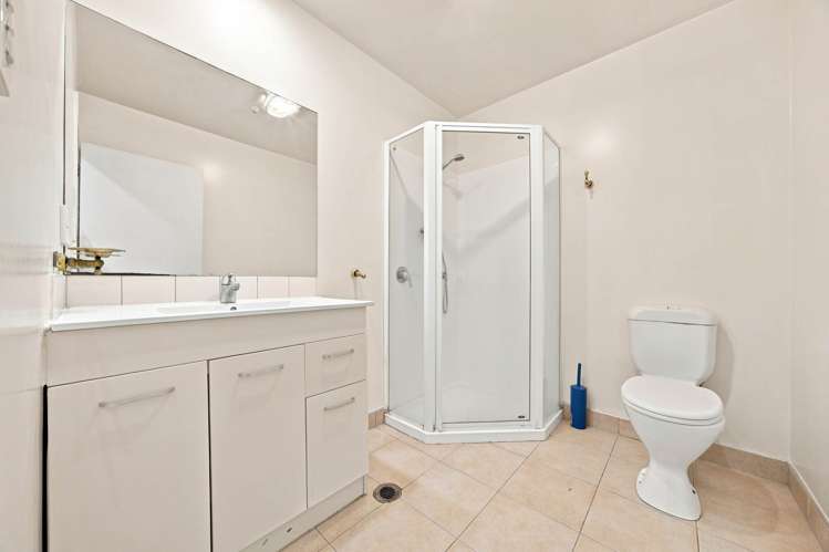 6/12 Crown Lynn Place New Lynn_20