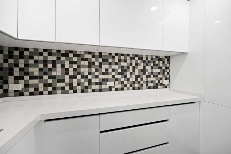 233a Raynes Road 11384_16